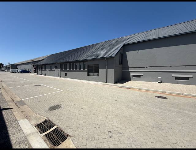 2,084M² WAREHOUSE TO LET IN BLACKHEATH INDUSTRIAL